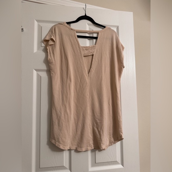 Mono B Creamy Stretchy Blouse With Open Back Design Size M - Picture 3 of 3